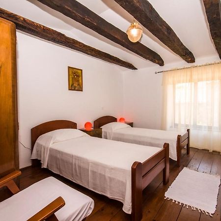 Holiday Home Trostova Kuca Pazin Exteriör bild