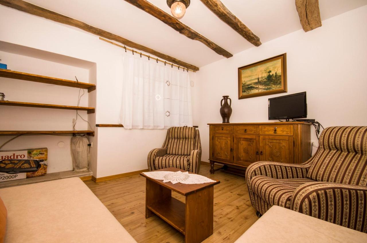 Holiday Home Trostova Kuca Pazin Exteriör bild